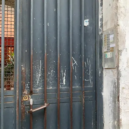 Casa Scugnizzella Неаполь