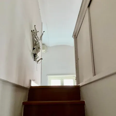 Casa Scugnizzella Апартаменты *